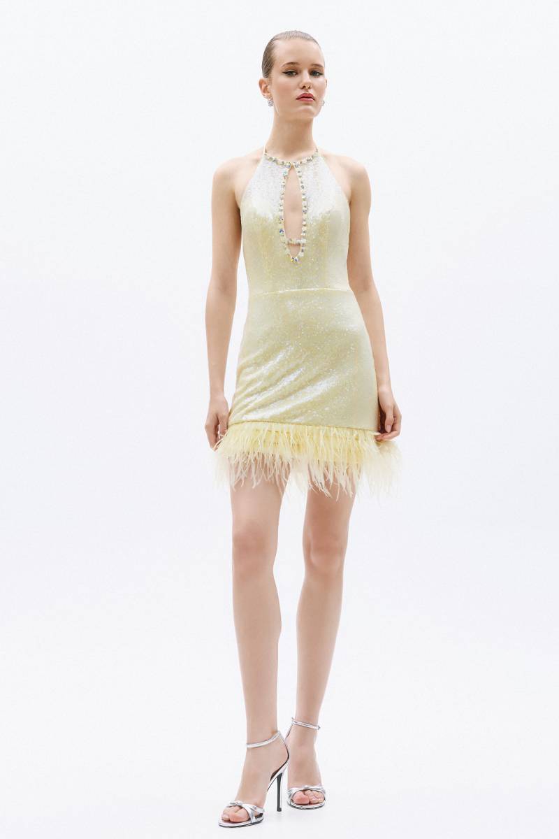 Robe courte de soirée  dos nu pour une soirée en été à Marseille 13001