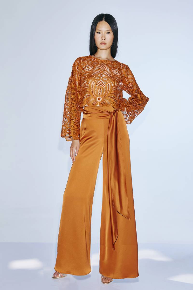 Ensemble pantalon fluide et top manches longues pour une cérémonie à La Valentine prés de Marseille