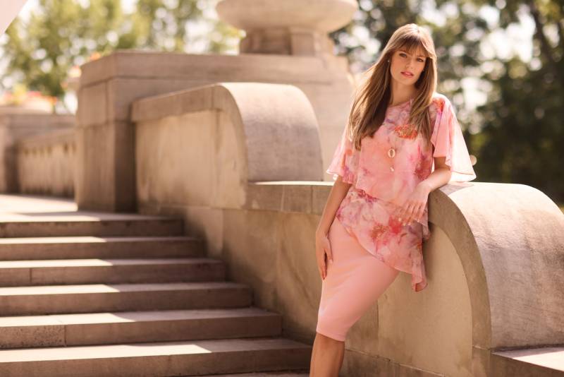 Robe courte de cérémonie en mousseline avec imprimé pour maman de mariée à Marseille