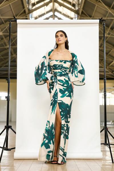 Robe longue de soirée coupe sirène pour une invitée à un mariage bohème chic à Marignane prés de Marseille