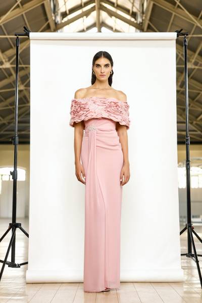 Robe longue prés du corps pour maman de mariée dans le centre ville de Marseille 13001