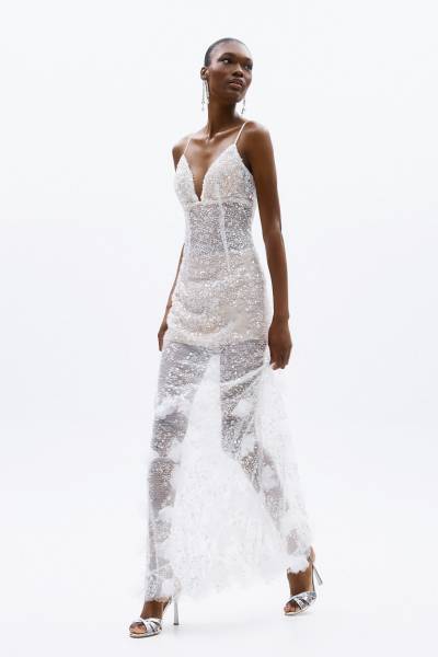 Robe longue de soirée perlée avec décolleté en V à Plan de Campagne prés de Marseille