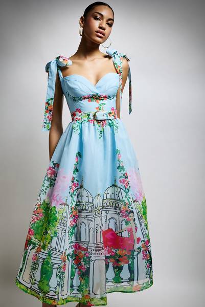 Robe de cocktail mi longue bustier à Marseille