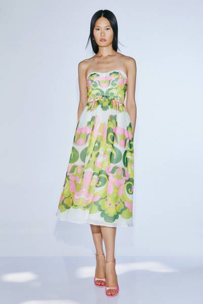 Robe bustier de cocktail pour une invitée à un mariage à Aix-en-Provence