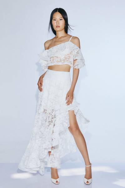 Ensemble jupe et top en dentelle pour brunch de mariage à Aix-en-Provence prés de Marseille